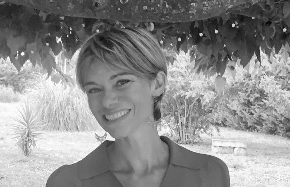 Sonia Reboul, créatrice de Blue Hypnose est hypnothérapeute et sexothérapeute en ligne